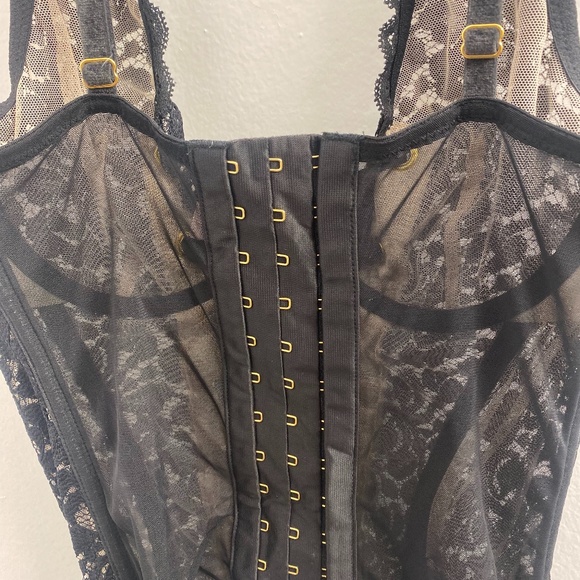 Victoria’s secret bustier - Picture 3 of 6